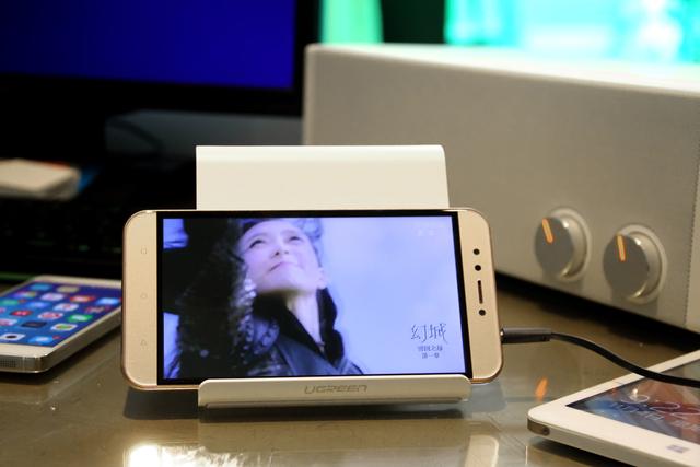 意昂2桌面懒人支架测评，手机平板全支持