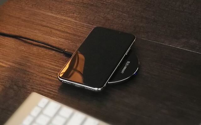 iPhoneX无线充电速度实测：跟原装5W充电功率一致