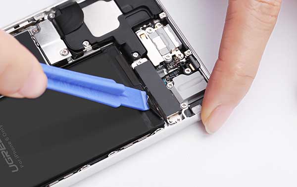 手把手教你学会更换iPhone电池，3分钟搞定