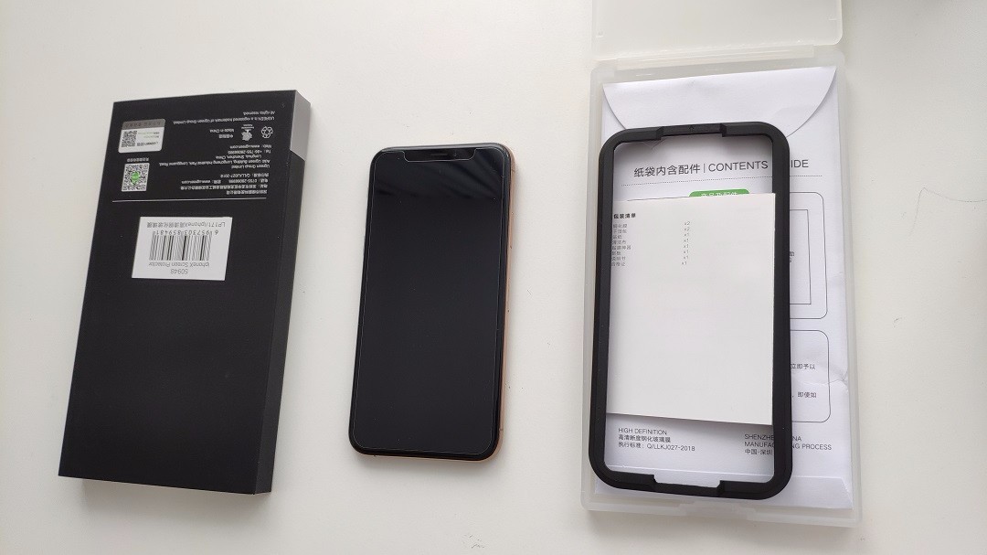 教你1分钟学会贴iPhone XS钢化膜