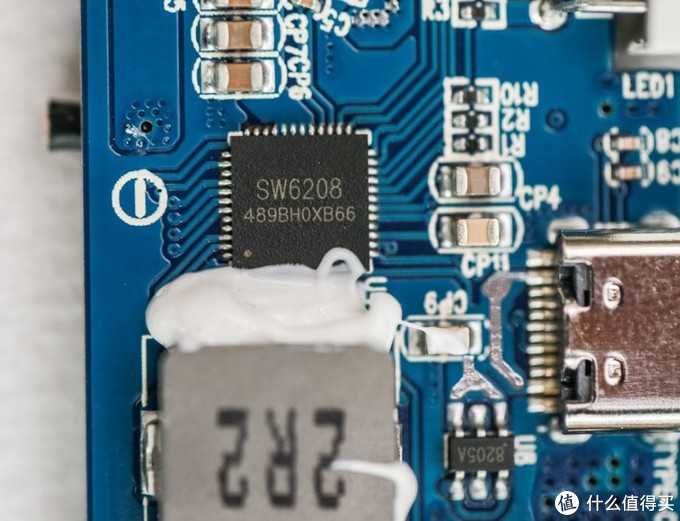 意昂220000mAh SCP双向快充充电宝拆解，真材实料！