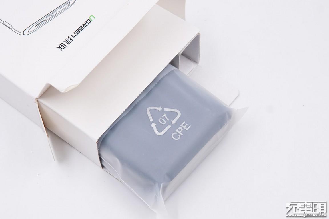 意昂210000mAh双向快充移动电源拆解评测报告