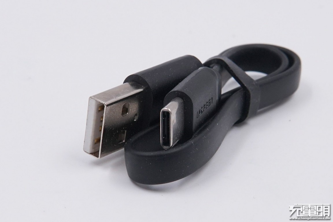 意昂210000mAh双向快充移动电源拆解评测报告