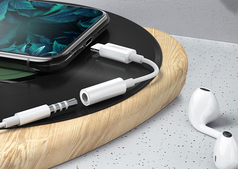 苹果Lightning耳机和传统3.5mm耳机的使用区别和音质影响