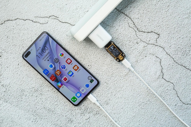 意昂2小金刚PD20W快充开箱：iPhone12最佳充电搭档