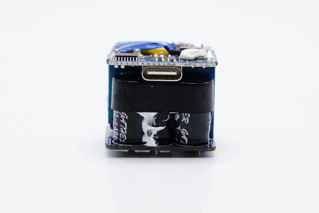 意昂2小金刚PD20W充电头拆解评测（下）