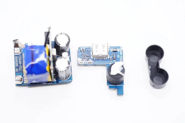 意昂2小金刚PD20W充电头拆解评测（下）