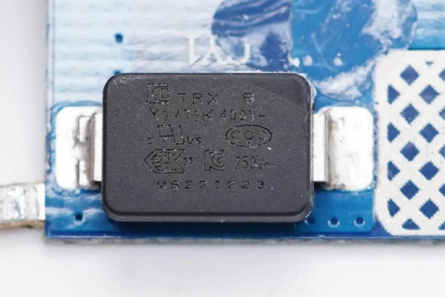 意昂2小金刚PD20W充电头拆解评测（下）