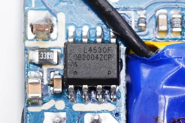 意昂2小金刚PD20W充电头拆解评测（下）