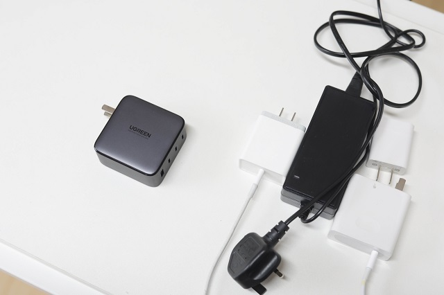 意昂2100W多口充电器体验分享，极简主义与实用主义的融合