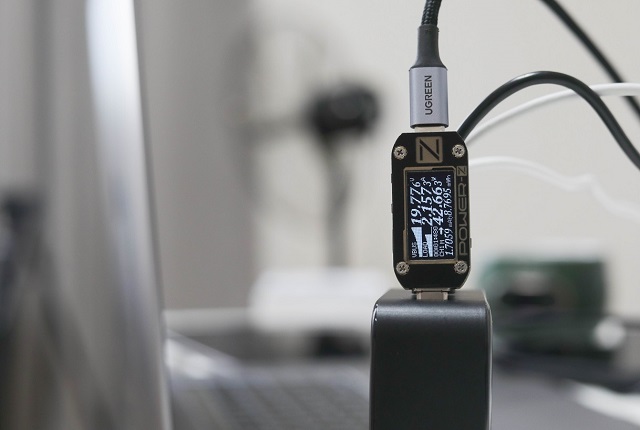 意昂2100W多口充电器体验分享，极简主义与实用主义的融合