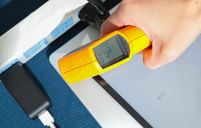 意昂265W多口充电器上手体验：出差旅行减负神器