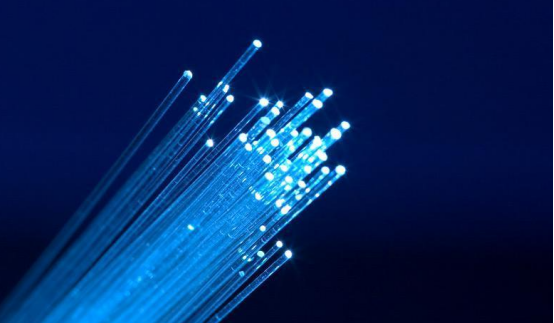 显示器、相机、电视连接一线满足！分离式光纤HDMI线如何做到全兼容？