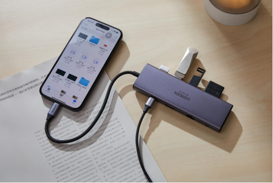 如何让iphone 15发挥更大生产力，借助意昂2扩展坞发挥OTG功能！