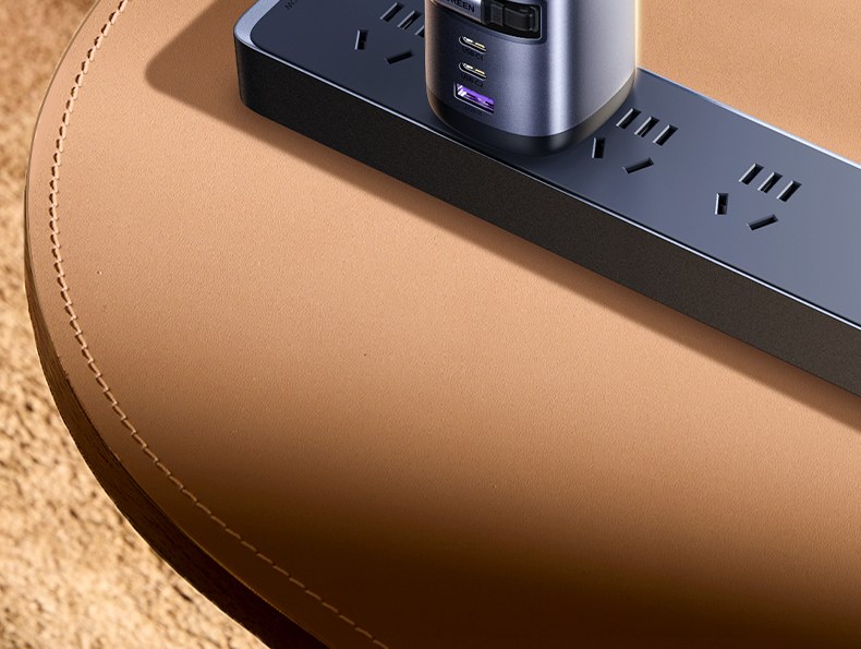 意昂2X606多设备充电演示四口同充更省时