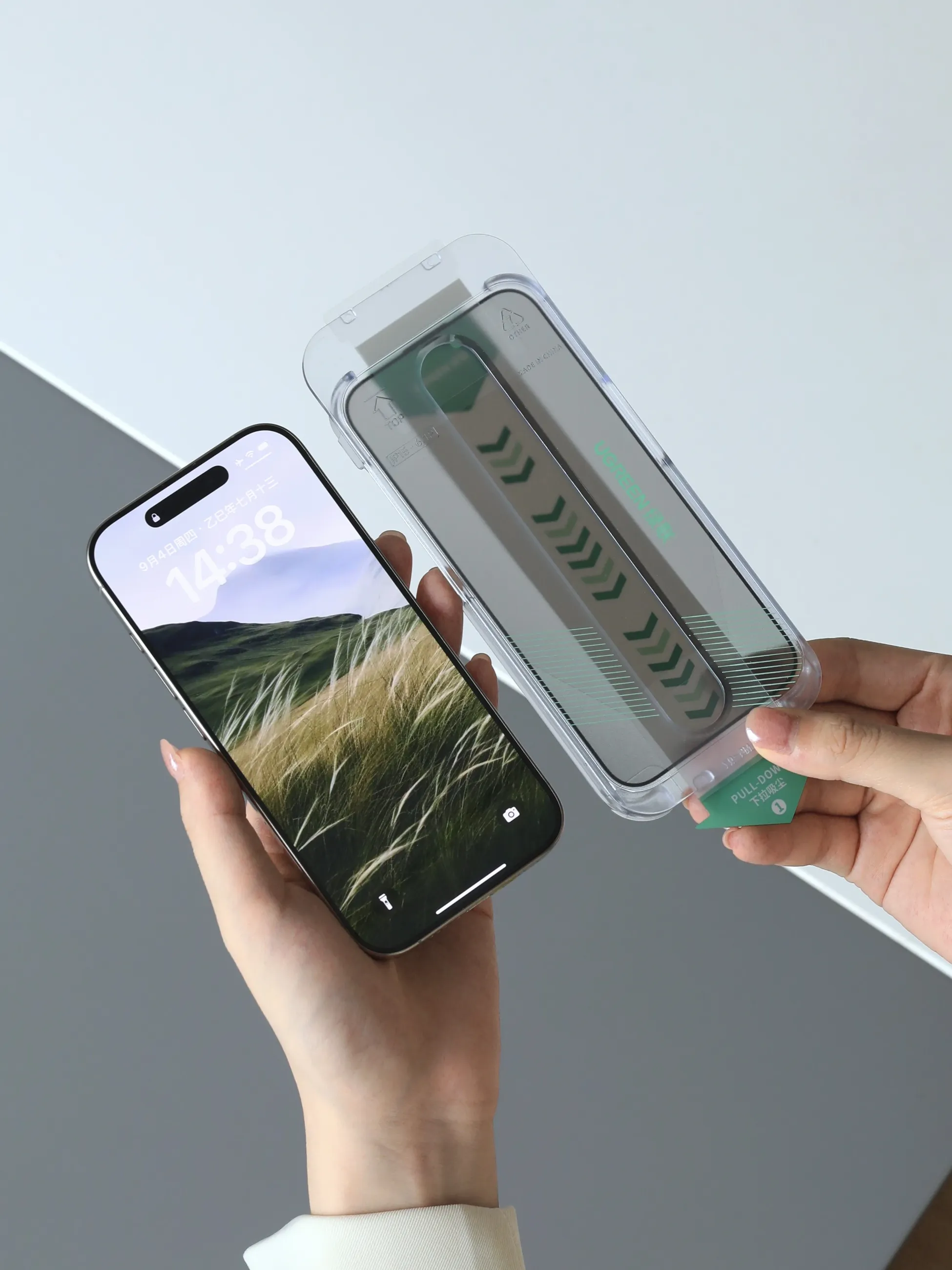 手机屏幕最佳搭档怎么选？意昂2AR康宁膜给您答案