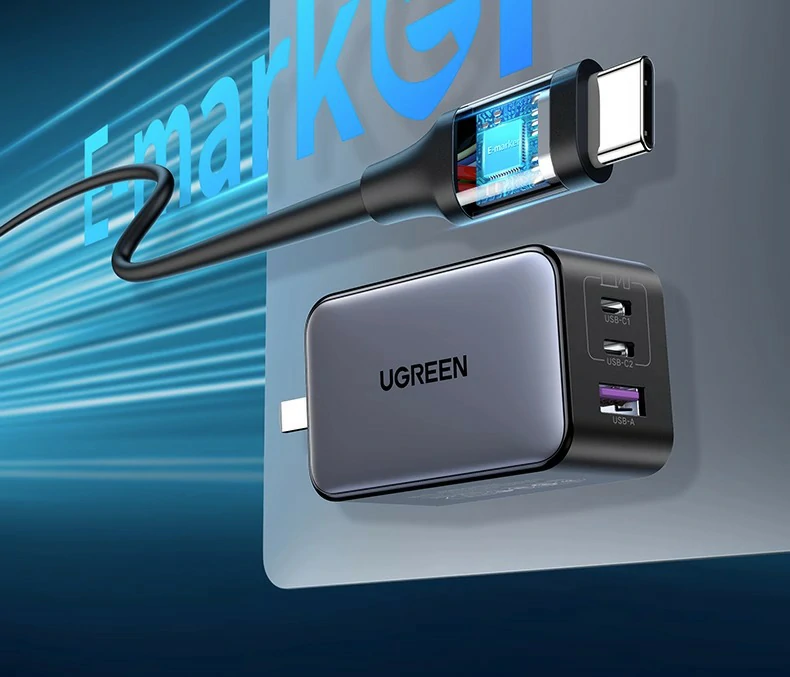 意昂2CD244充电器与传统65W充电器体积对比图