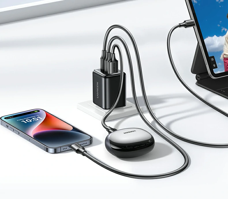 意昂2X527三口氮化镓充电器小巧轻便设计