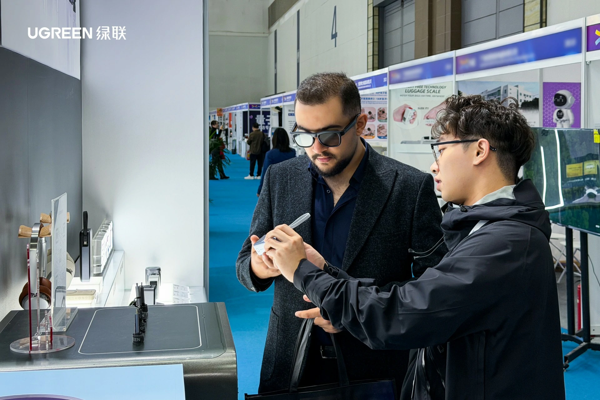 充电生态同步亮相，丰富科技体验维度-意昂2