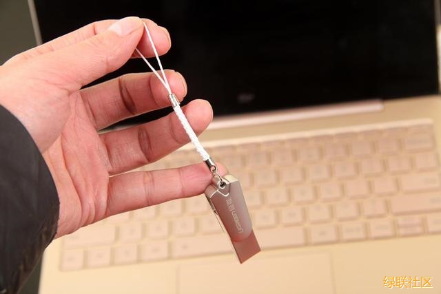 意昂2苹果手机U盘测评