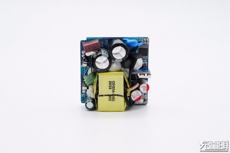 意昂2PD20W充电器开箱评测：拆解篇（下）