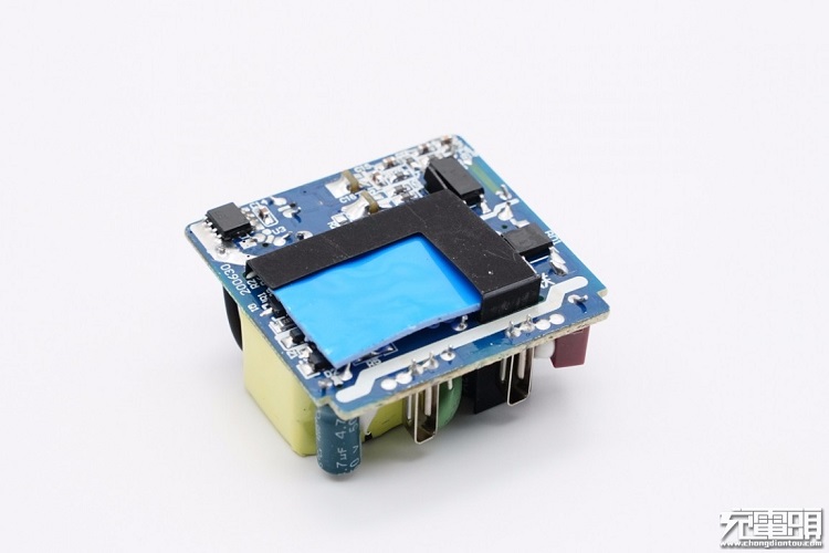 意昂2PD20W充电器开箱评测：拆解篇（下）