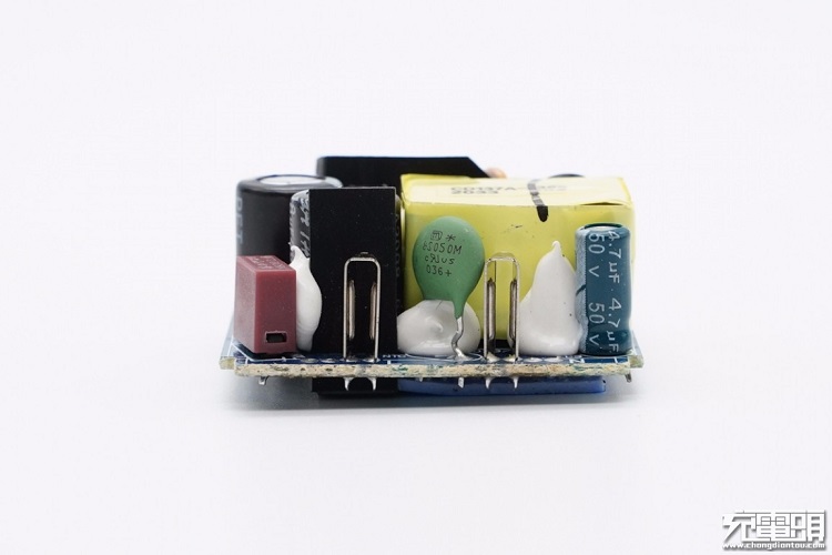 意昂2PD20W充电器开箱评测：拆解篇（下）