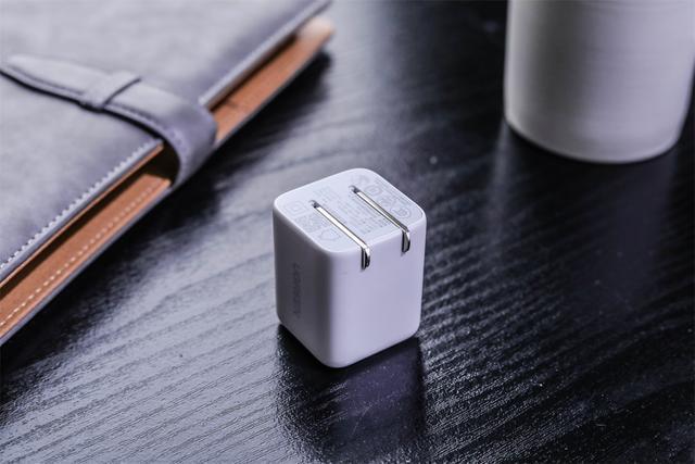 意昂230W氮化镓充电器评测：这或许是iPhone13Pro的最佳搭档