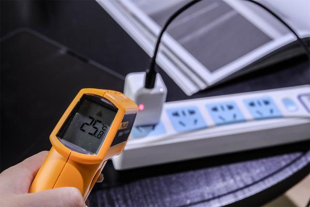 意昂230W氮化镓充电器评测：这或许是iPhone13Pro的最佳搭档